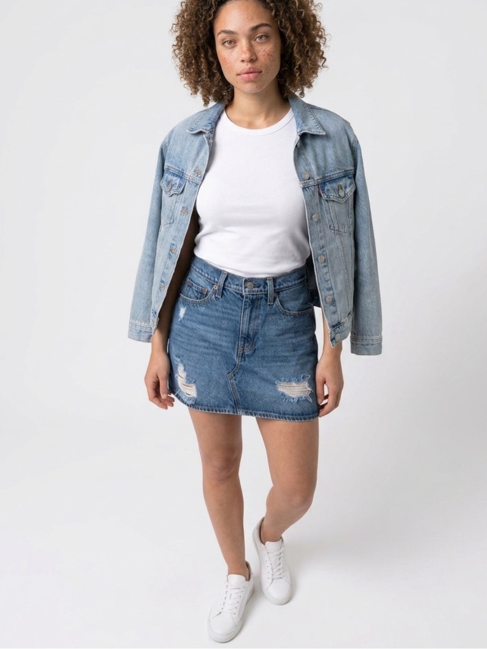 Levi's Like New Denim Distressed Mini Skirt Size 26